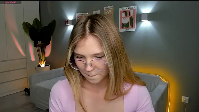 linakorvin online show from 10/18/25, 01:35