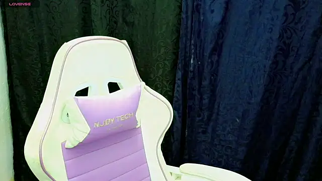 Snapshot of Im_david02 chatting on 10/29/25, 01:32 Im david02 online show from 10/29/25, 01:32