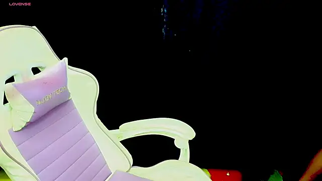 Snapshot of Im_david02 chatting on 11/06/25, 01:37 Im david02 online show from 11/06/25, 01:37