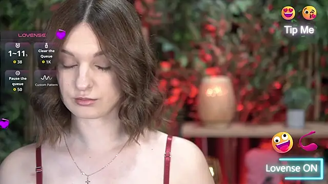 xoxo molly online show from 10/08/25, 07:47