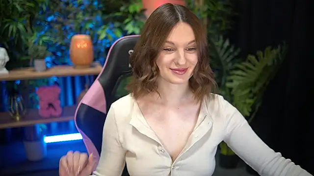 xoxo molly online show from 11/26/25, 09:04