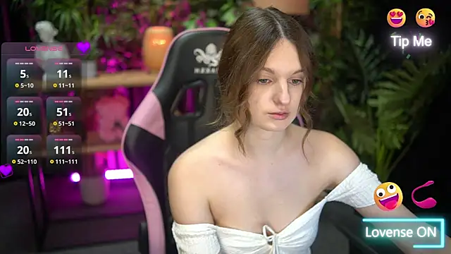 xoxo molly online show from 12/15/25, 08:36