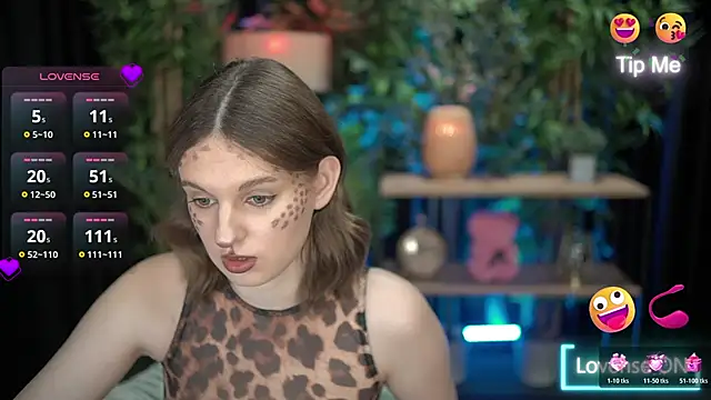 xoxo molly online show from 10/31/25, 08:05