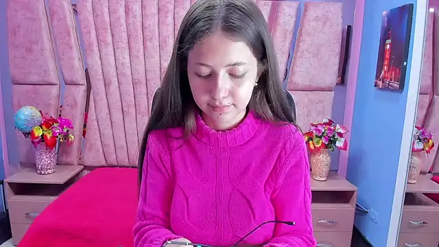 sarah sweett  online show from 10/22/25, 02:27