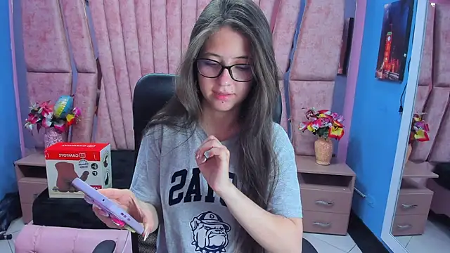 sarah sweett  online show from 03/17/26, 03:04