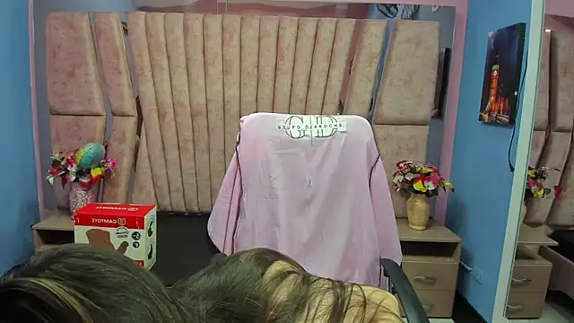 sarah sweett  online show from 03/26/26, 02:48