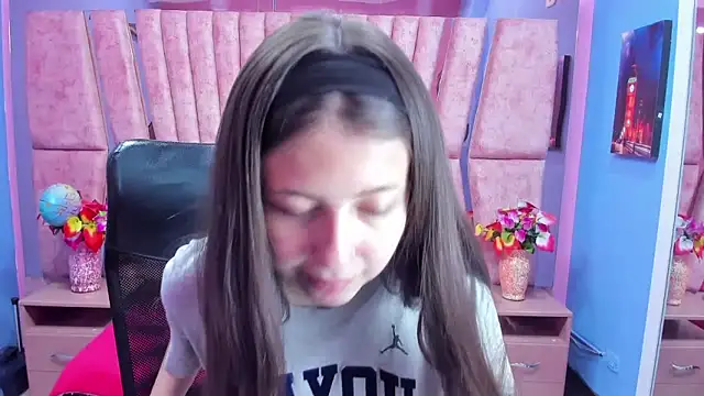 sarah sweett  online show from 10/23/25, 02:05