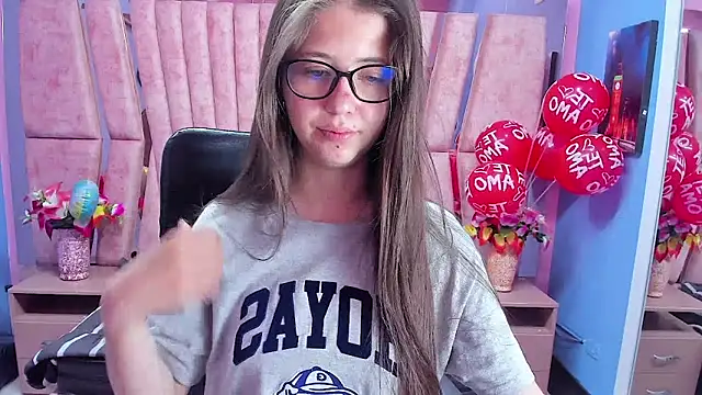 sarah sweett  online show from 12/21/25, 03:03