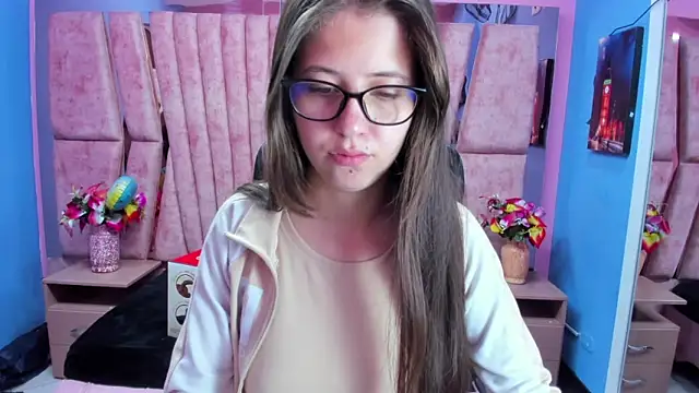 sarah sweett  online show from 03/19/26, 02:06