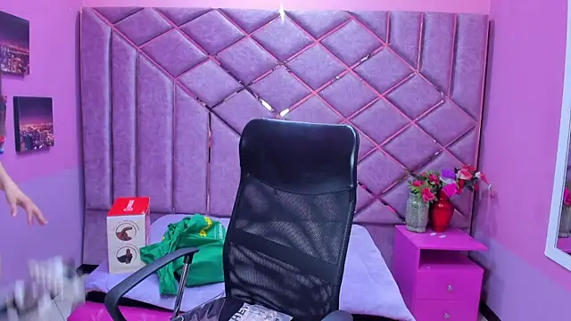 sarah sweett  online show from 04/09/26, 02:56