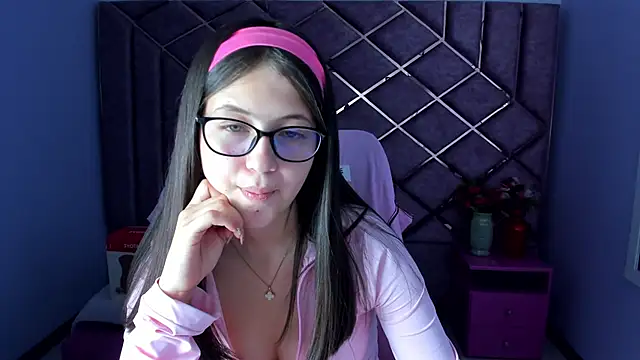 sarah sweett  online show from 04/30/26, 02:13