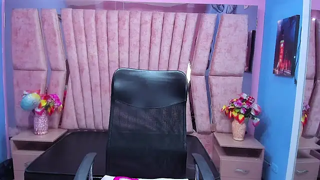 sarah sweett  online show from 02/05/26, 02:57