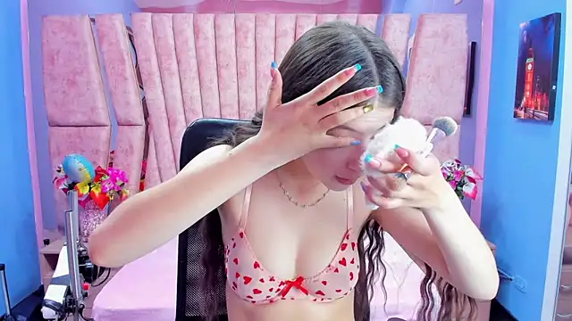 sarah sweett  online show from 11/05/25, 02:09