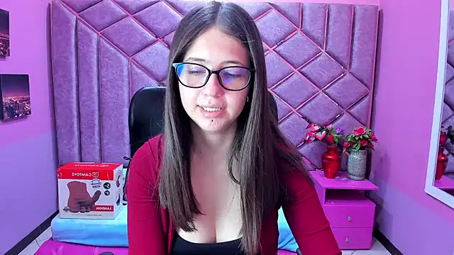 sarah sweett  online show from 04/20/26, 03:02