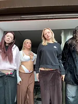 RollDolls online show from 11/29/25, 05:07