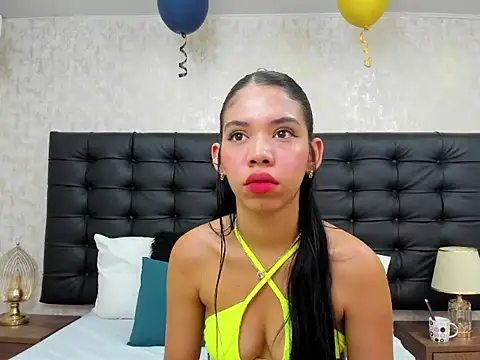 EmaGarcess online show from 10/22/25, 07:35