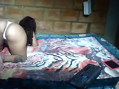 Snapshot of venus-renovada chatting on 10/16/25, 08:17 venus-renovada online show from 10/16/25, 08:17