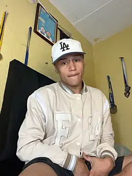 lyan t2 online show from 12/03/25, 04:57