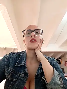 Jade 1-9 online show from 02/09/26, 05:00