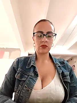 Jade 1-9 online show from 02/07/26, 04:26