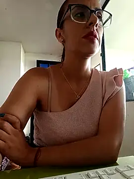 Jade 1-9 online show from 11/24/25, 03:23