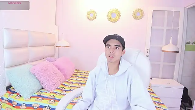 Hottie Guy online show from 10/30/25, 12:25