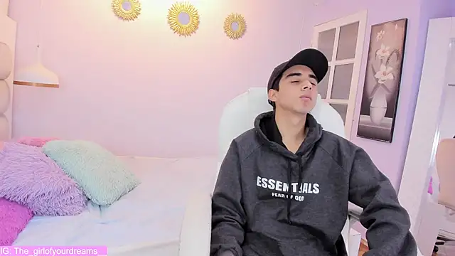 Hottie Guy online show from 11/20/25, 05:46