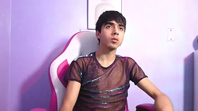 Hottie Guy online show from 12/01/25, 06:53