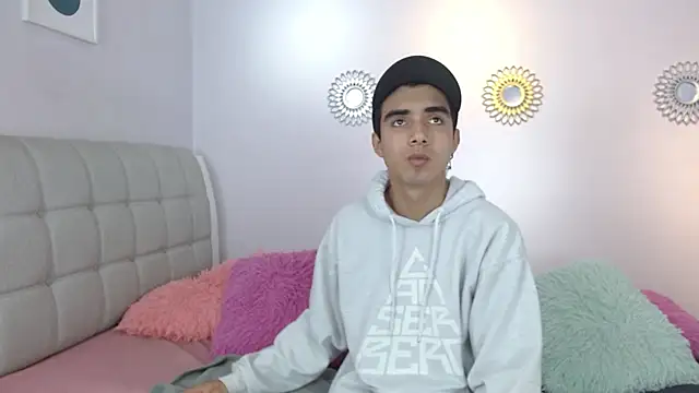 Hottie Guy online show from 11/26/25, 05:57