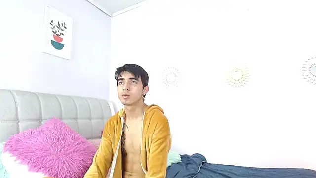 Hottie Guy online show from 12/02/25, 05:58