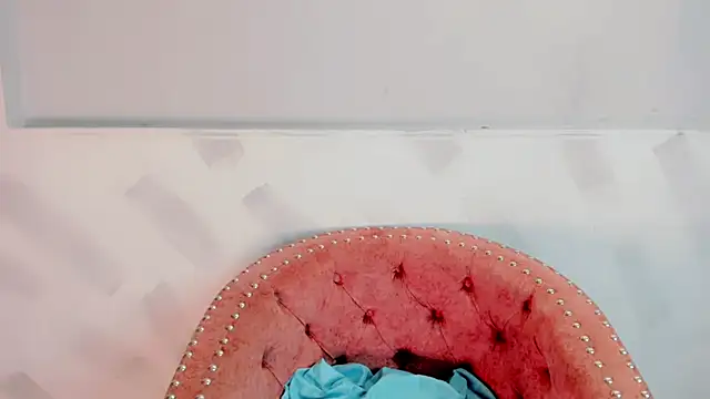 Molly Logan online show from 02/02/26, 07:46