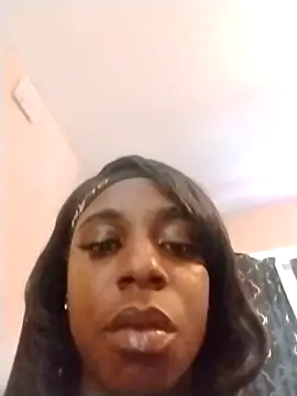 Snapshot of GoddessXOXOLovely chatting on 10/04/25, 08:21 GoddessXOXOLovely online show from 10/04/25, 08:21