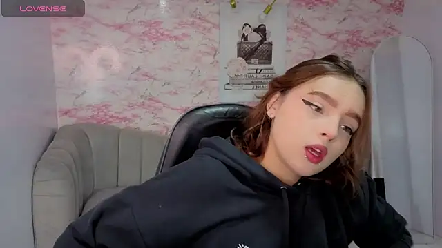 mia foster t online show from 02/10/26, 01:10