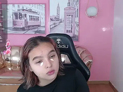 Snapshot of mia_foster_t chatting on 11/06/25, 12:53 mia foster t online show from 11/06/25, 12:53