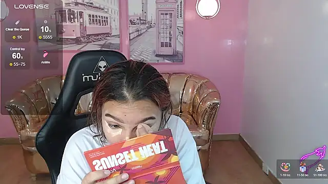 Snapshot of mia_foster_t chatting on 11/17/25, 12:53 mia foster t online show from 11/17/25, 12:53