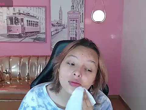 Snapshot of mia_foster_t chatting on 10/30/25, 02:04 mia foster t online show from 10/30/25, 02:04