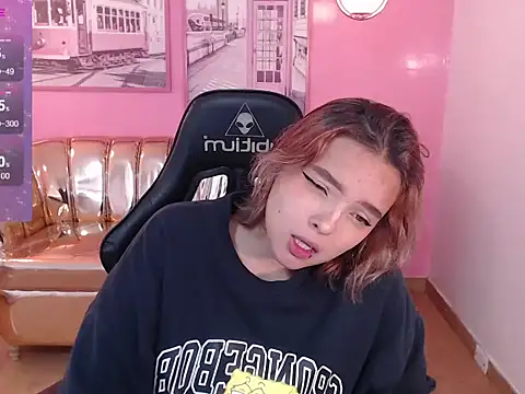 Snapshot of mia_foster_t chatting on 10/25/25, 12:04 mia foster t online show from 10/25/25, 12:04