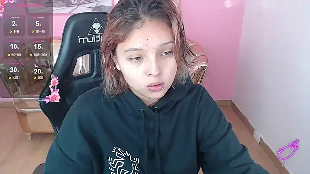 Snapshot of mia_foster_t chatting on 11/05/25, 01:14 mia foster t online show from 11/05/25, 01:14