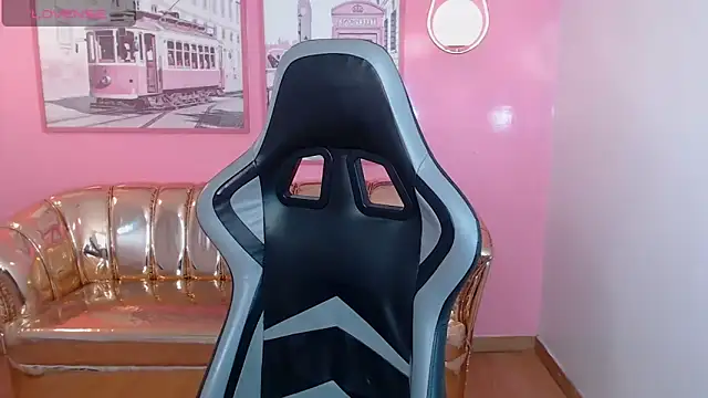 mia foster t online show from 12/19/25, 12:51