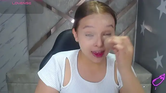 mia foster t online show from 04/10/26, 01:07