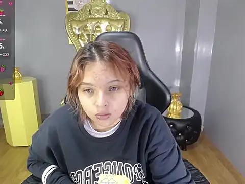 Snapshot of mia_foster_t chatting on 10/26/25, 12:38 mia foster t online show from 10/26/25, 12:38