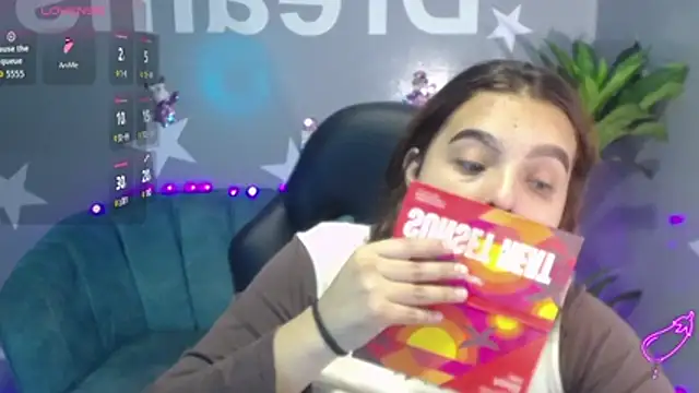 Snapshot of mia_foster_t chatting on 12/14/25, 12:55 mia foster t online show from 12/14/25, 12:55