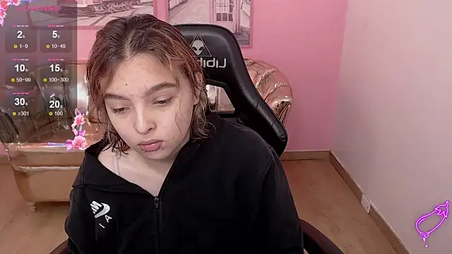 Snapshot of mia_foster_t chatting on 11/08/25, 12:42 mia foster t online show from 11/08/25, 12:42