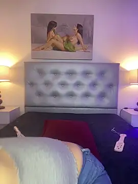 Mariaaam  online show from 10/23/25, 11:31