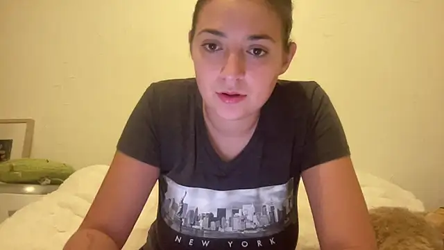 Snapshot of looloopaul chatting on 11/16/25, 08:57 looloopaul online show from 11/16/25, 08:57