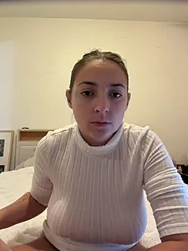 Snapshot of looloopaul chatting on 11/23/25, 09:03 looloopaul online show from 11/23/25, 09:03