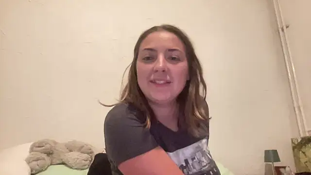 Snapshot of looloopaul chatting on 11/02/25, 08:47 looloopaul online show from 11/02/25, 08:47