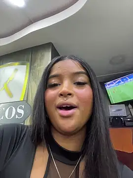 Snapshot of mitschellfox21 chatting on 11/16/25, 10:02 mitschellfox21 online show from 11/16/25, 10:02