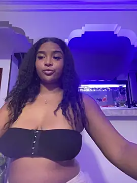 Snapshot of mitschellfox21 chatting on 11/27/25, 02:23 mitschellfox21 online show from 11/27/25, 02:23