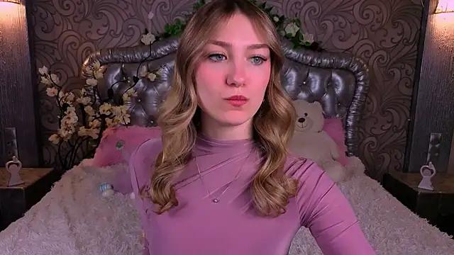 AngelAnabelle online show from 04/17/26, 01:36